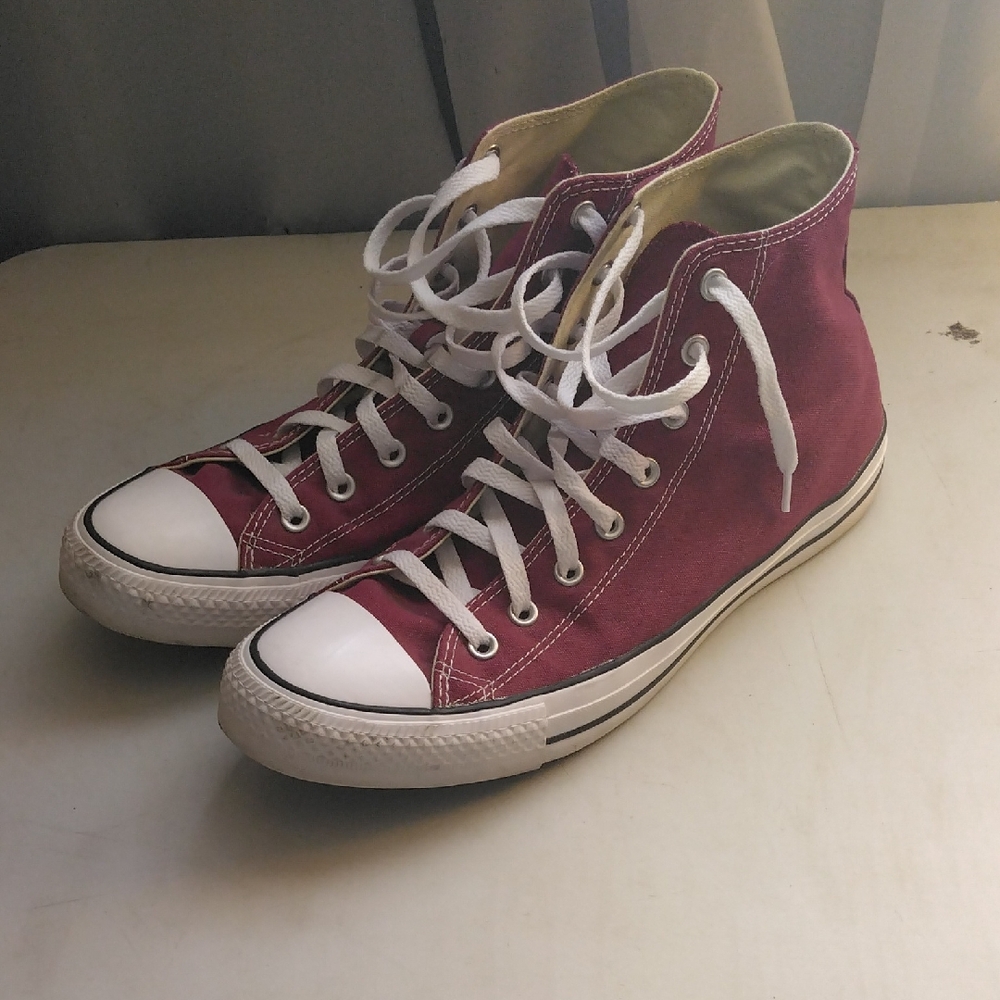 Converse Chuck Taylor High Top Size 12